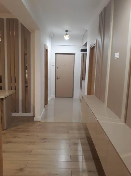Elegant Suite - Titan Park Bukarest Exterior foto