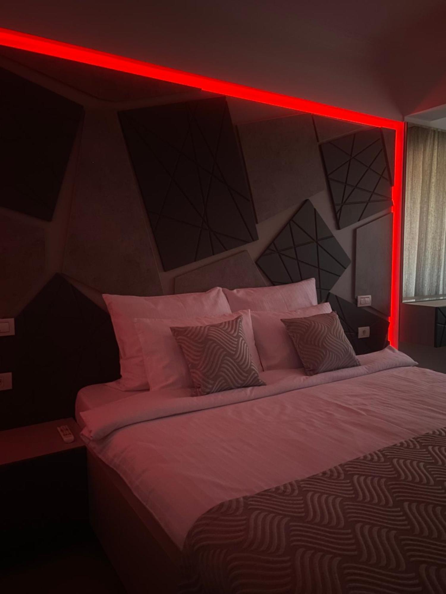 Elegant Suite - Titan Park Bukarest Exterior foto