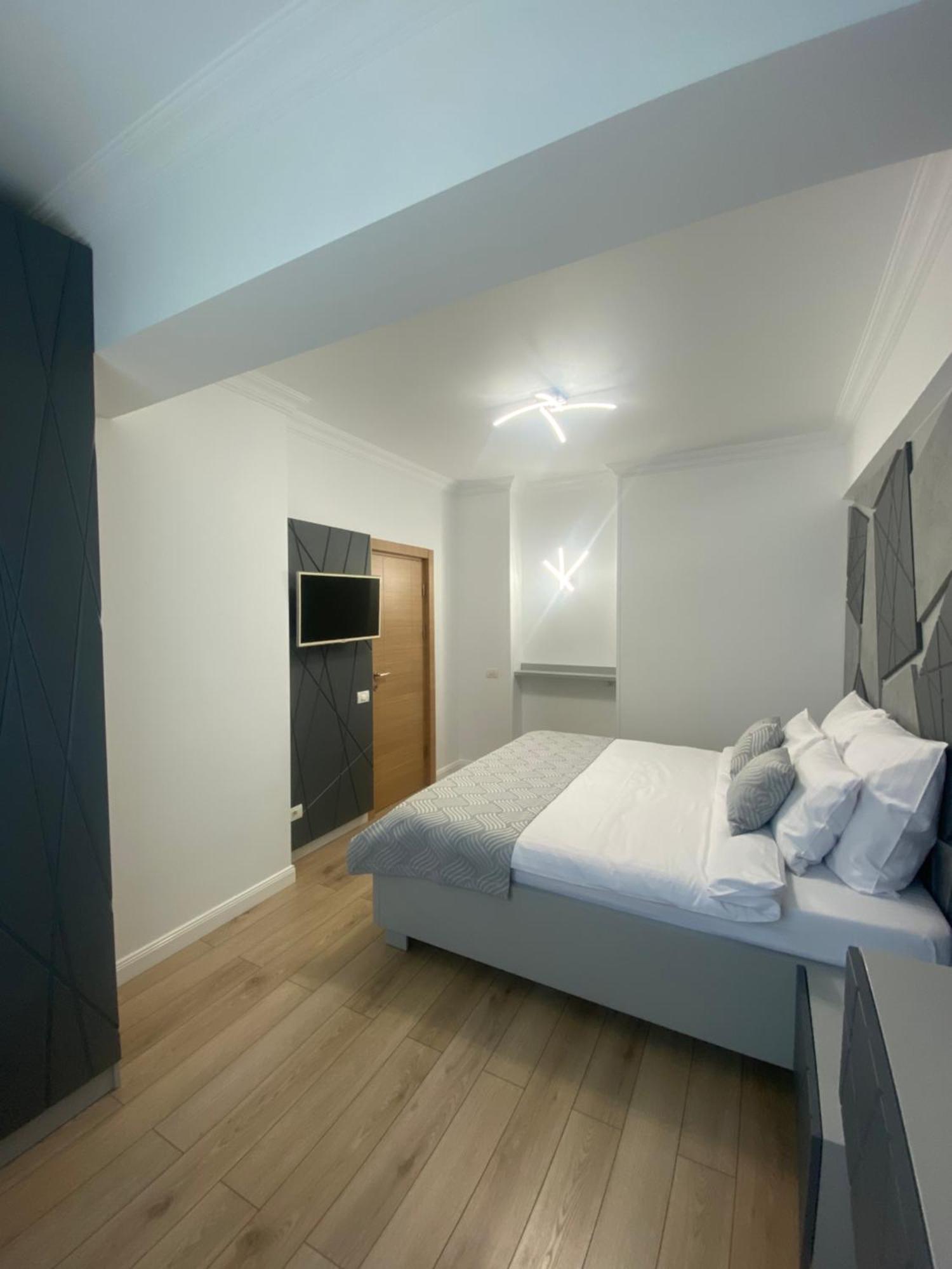 Elegant Suite - Titan Park Bukarest Exterior foto